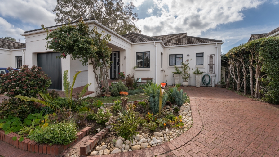2 Bedroom Property for Sale in Onder Papegaaiberg Western Cape